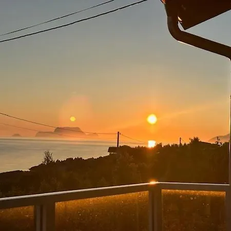 펜션 Lenangsvegen 2929 *