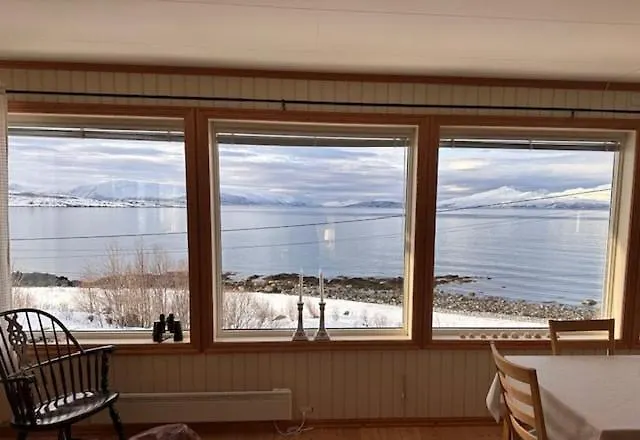 Lenangsvegen 2929 בית נופש Russelv